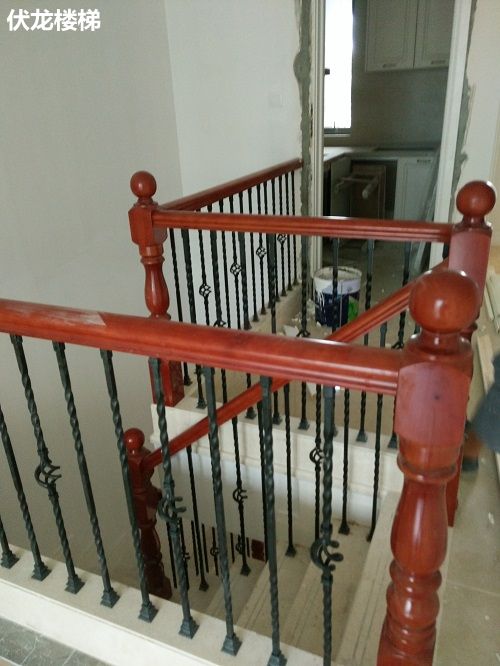 三亚铁艺楼梯扶手案例-楼梯客户