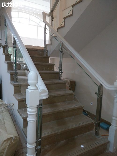 海口玻璃楼梯扶手案例17-楼梯