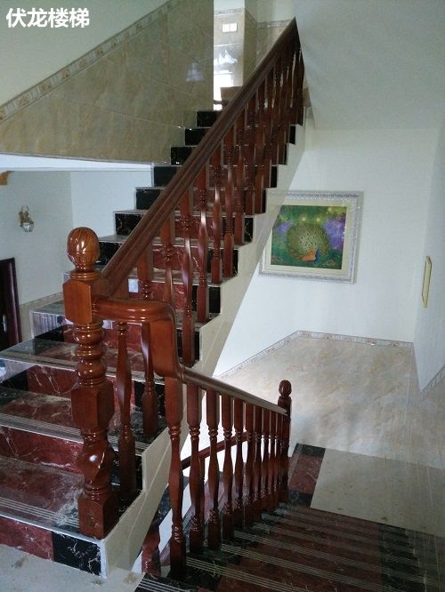 澄迈实木楼梯扶手案例_实木扶手