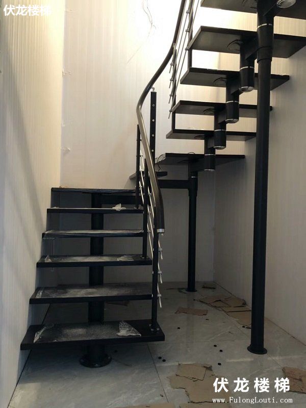 【产品1】钢木整体楼梯-折线型款式