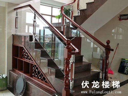 【产品8】实木扶手+玻璃护栏