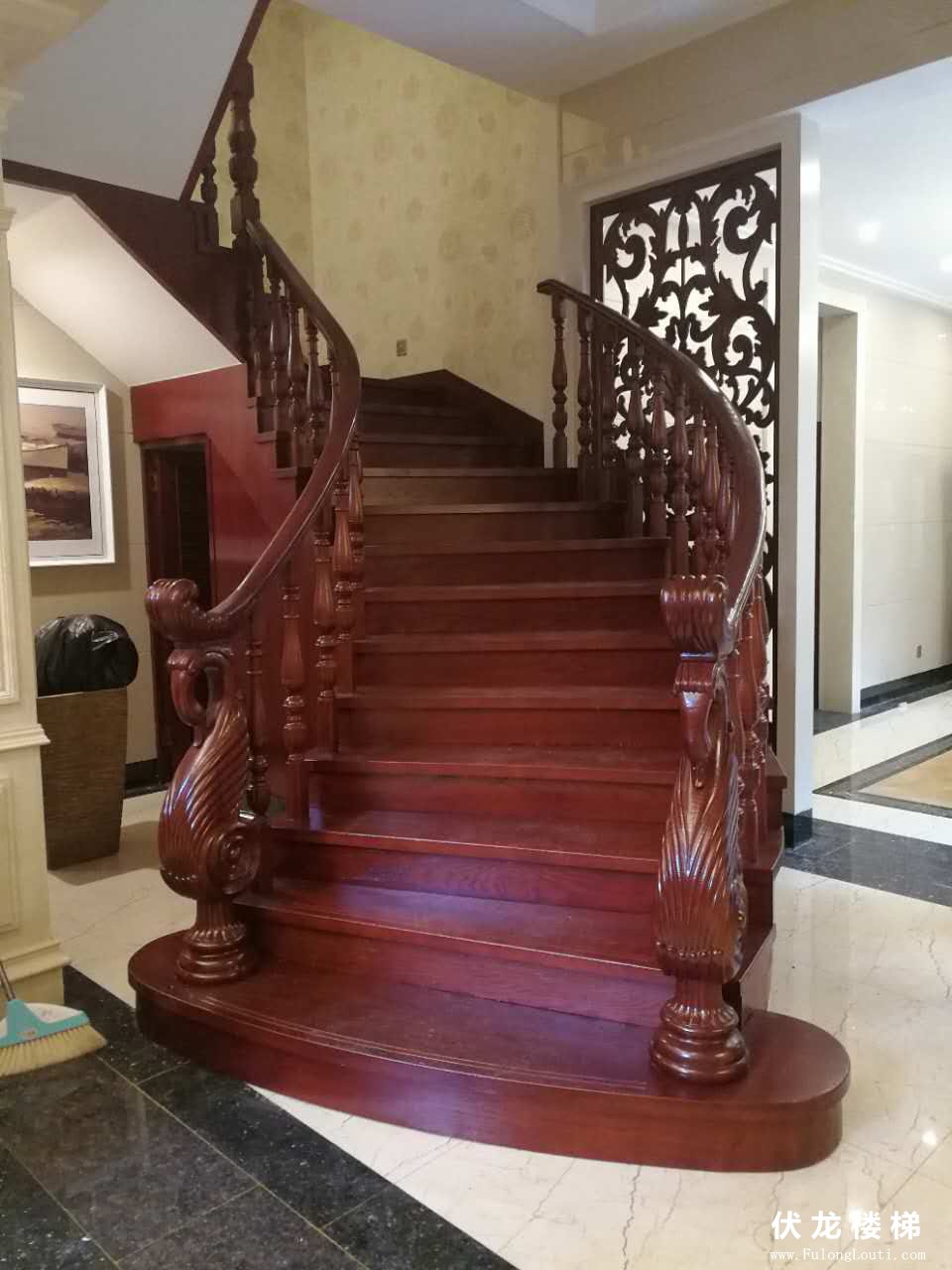 【产品10】凤凰大柱弧形整体楼