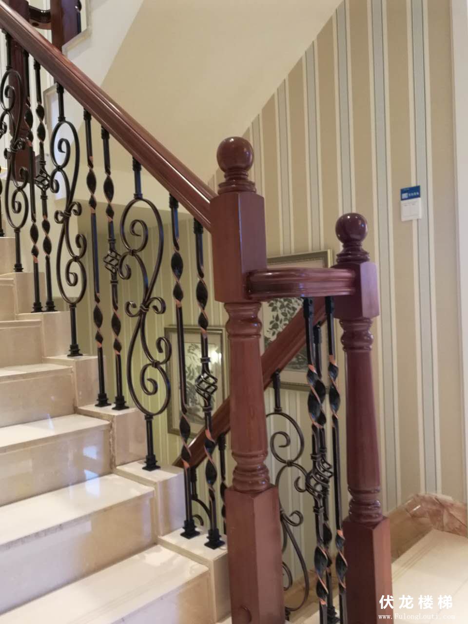 【产品7】铁艺楼梯扶手展示