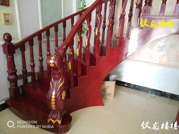 龙爪柱整体楼梯展示